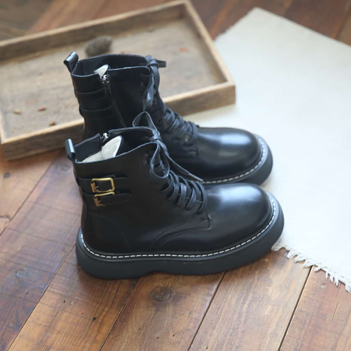 Round head lace-up thick-soled locomotive Martin boots women's autumn and winter velvet belt buckle black medium boots