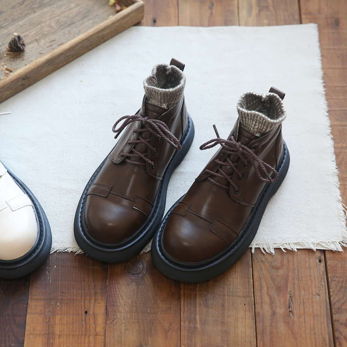 Glossy round head lace-up thick-soled big head shoes winter wool mouth velvet personalized versatile Martin boots women