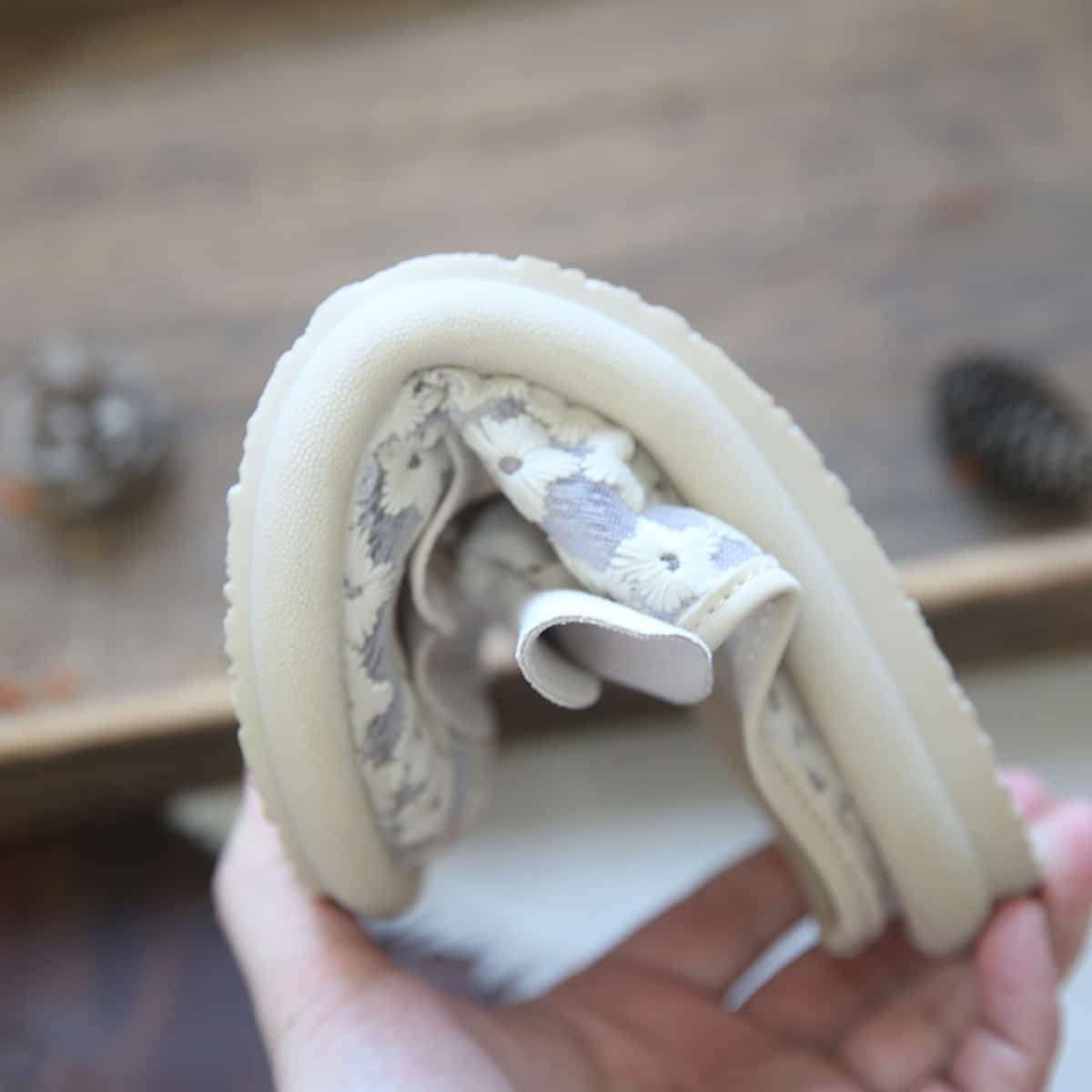 Mesh daisy bag head flat bottom drag summer sweet lotus leaf edge cotton and linen soft bottom sandals