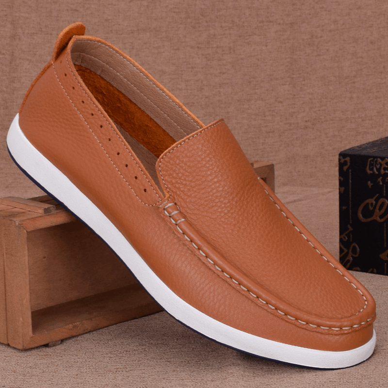 New men's casual leather shoes first layer cowhide men's shoes trendy leather breathable lazy shoes men's single shoes