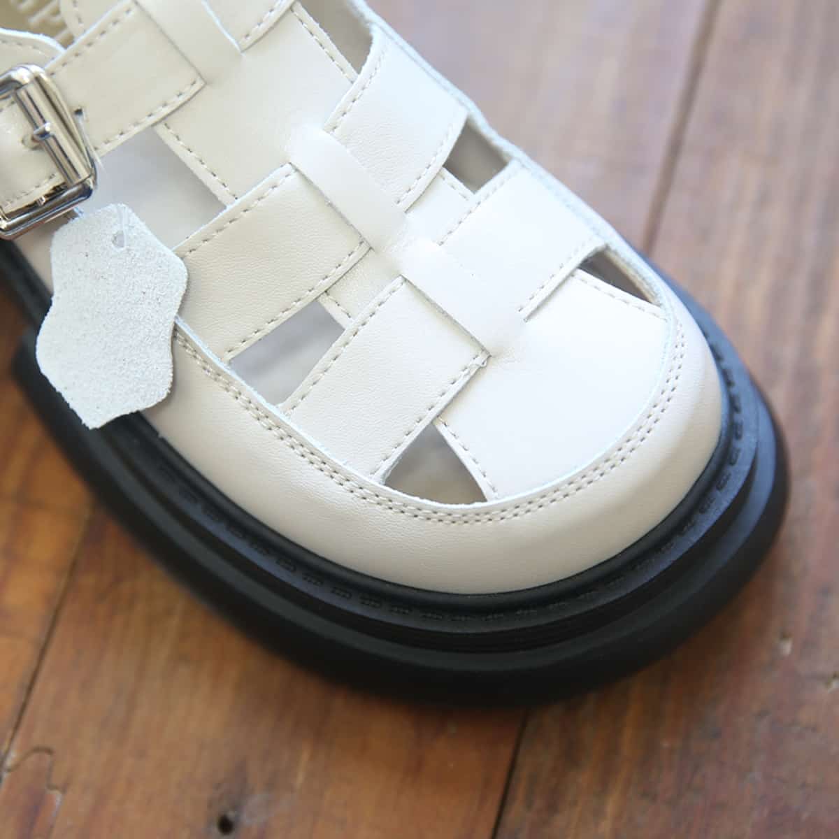 Leather hollow bag head thick sole big head shoes thick heel classic leather sandals Roman shoes summer