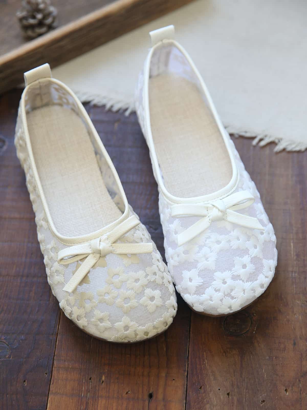 Mesh daisy round head shallow mouth flat shoes summer cotton and linen soft sole one foot single shoes net shoes