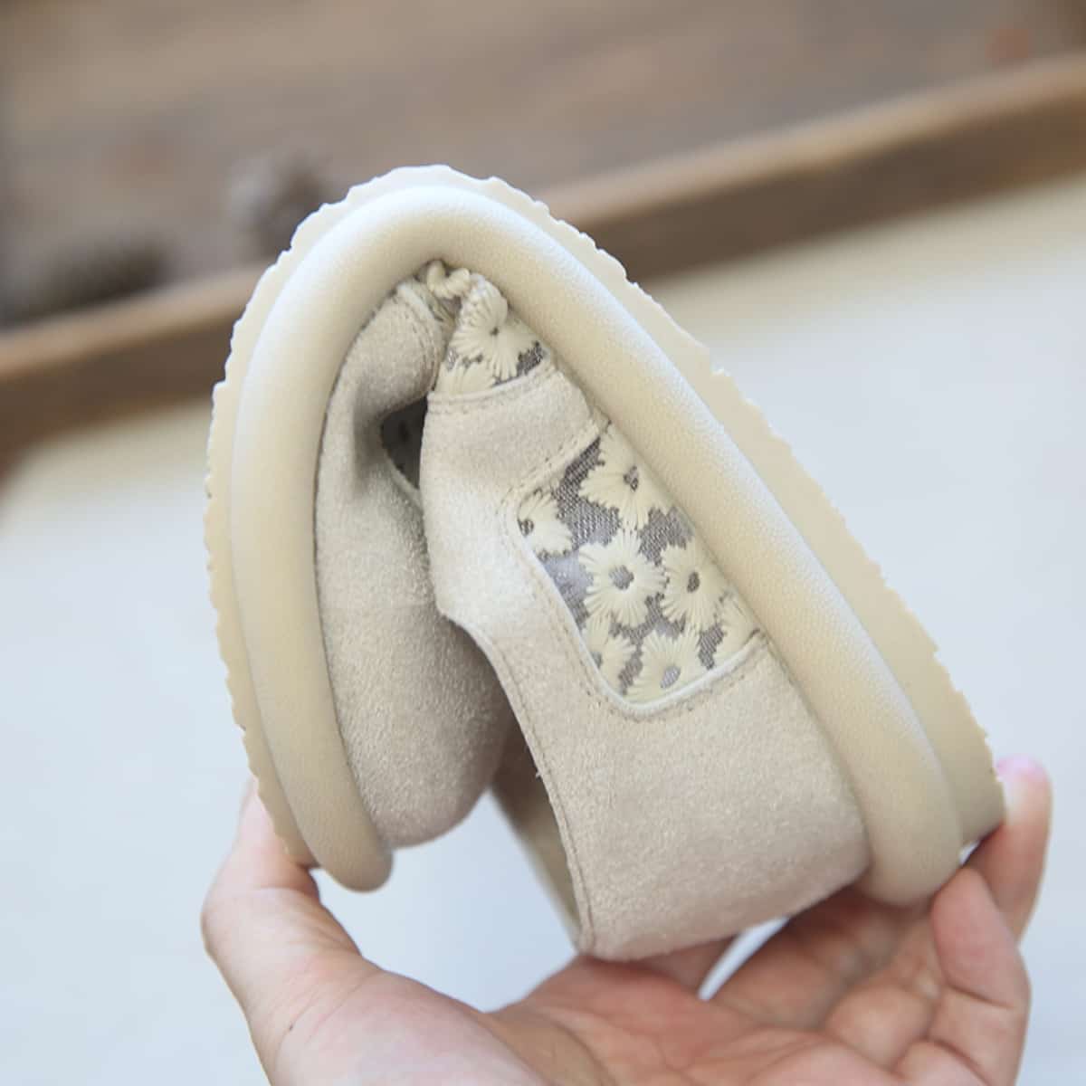 Mesh daisy round head flat shoes summer cotton and linen handmade comfortable feet shallow mouth single shoes