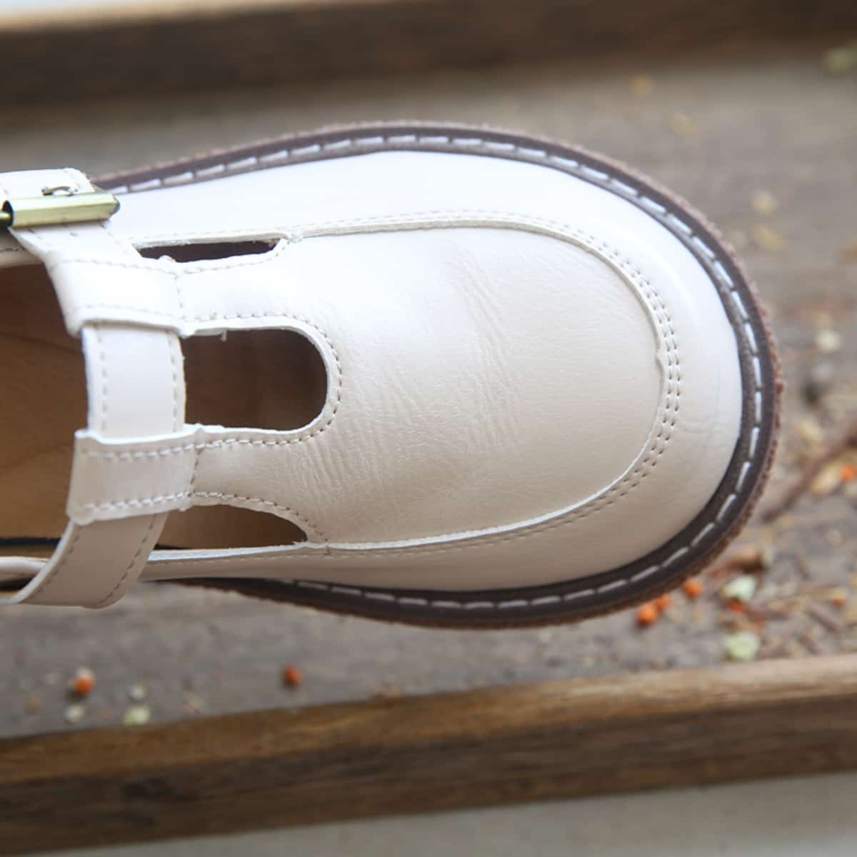 Hollow round head thick sole big head shoes summer word with middle heel versatile single shoes small leather shoes