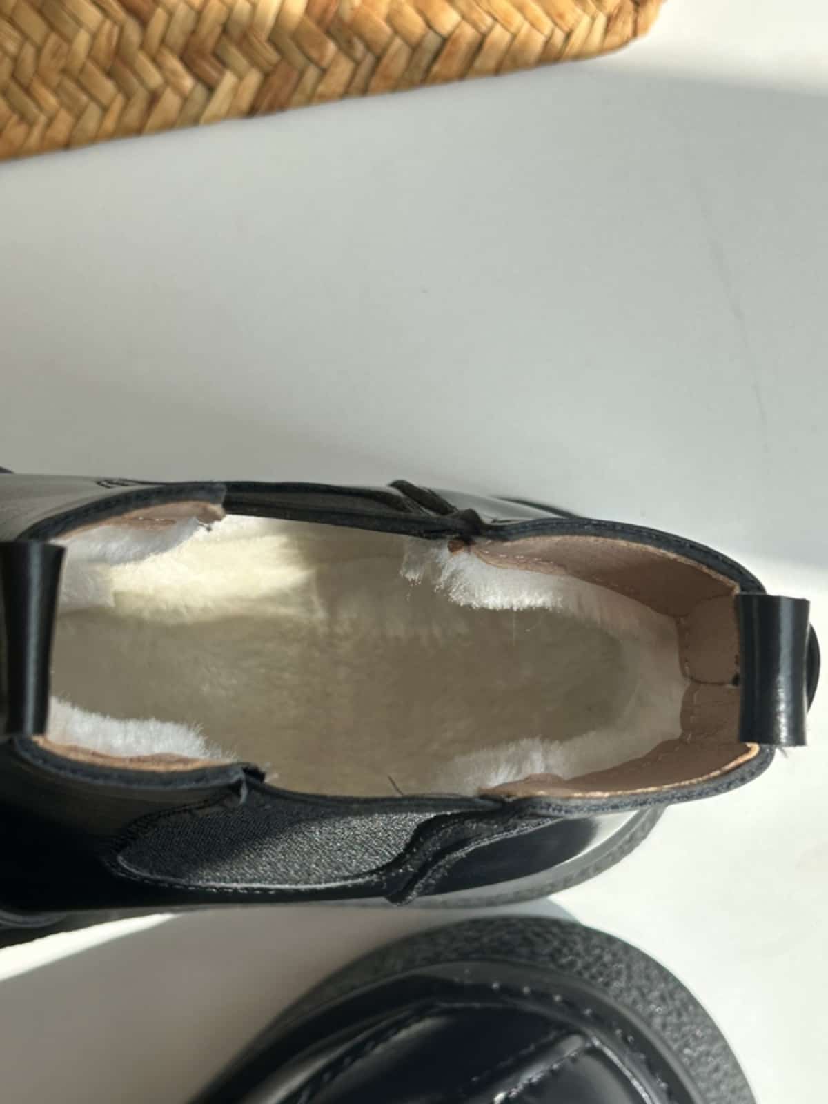 Round head thick sole big head shoes winter velvet black medium heel small leather shoes short boots