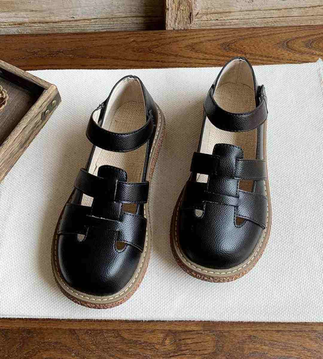 Summer Casual Hollow Shoes Leather College Style Sandals