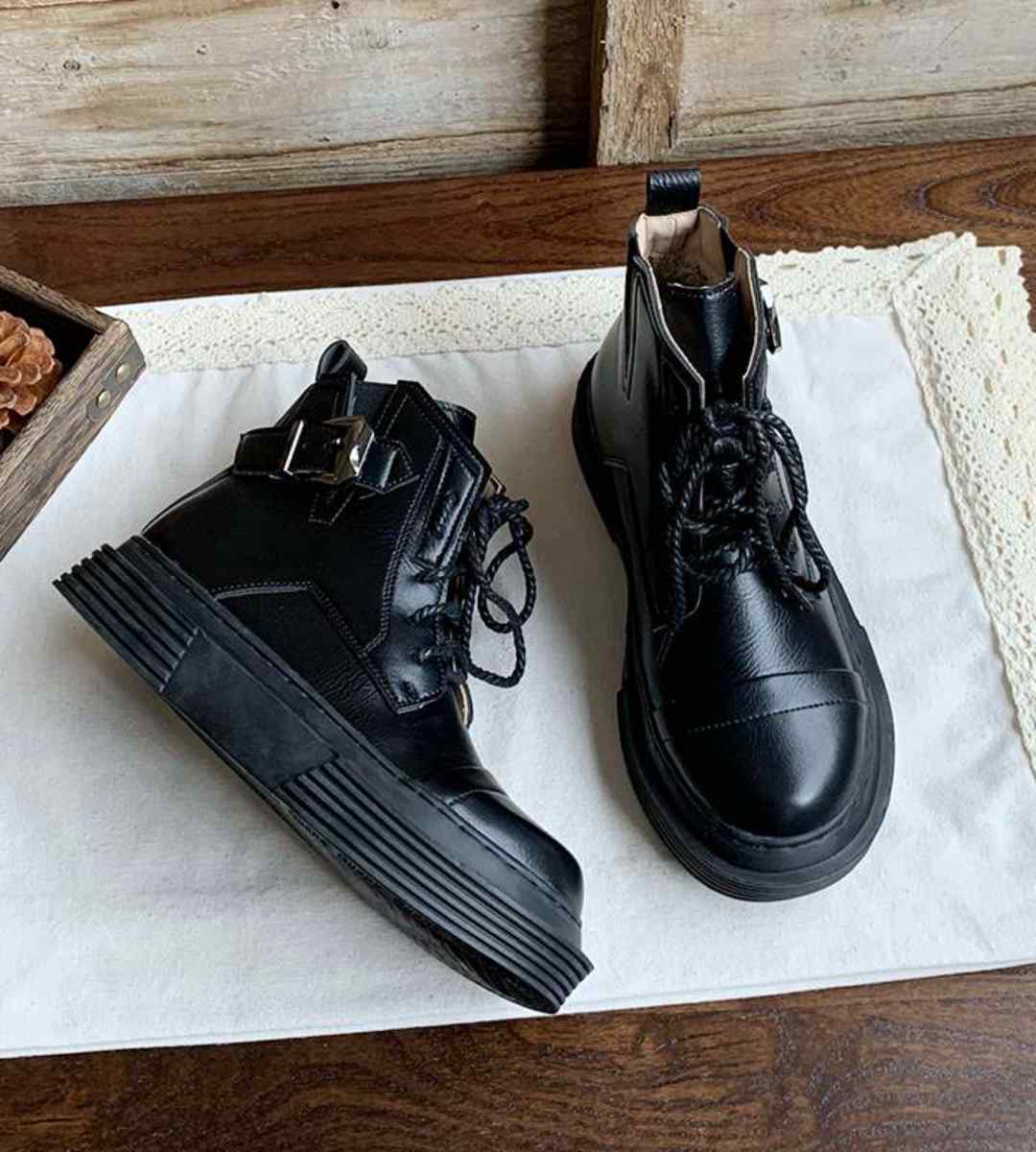 Winter Short Boots Thick-soled Fur Retro Style Women's