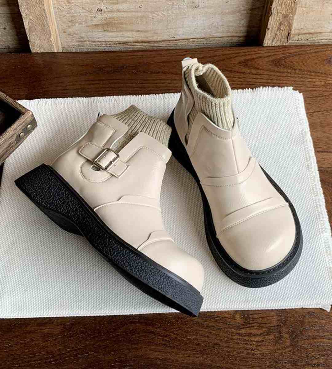 Winter Women's Round-toe Platform Short Calf Boots with Lining and Socks for Warmth