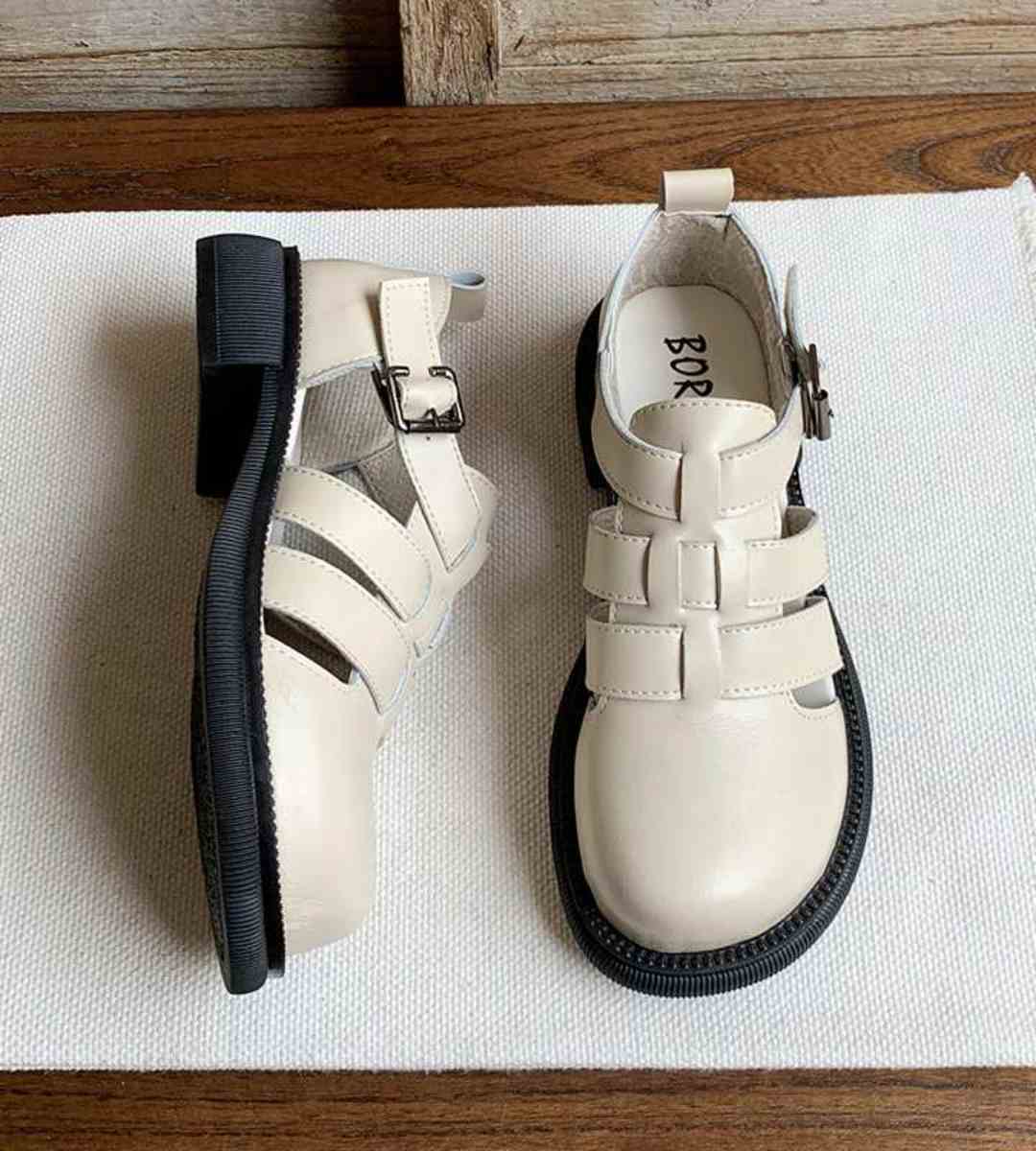 Summer Sandals Hollow Leather Retro Platform Shoes