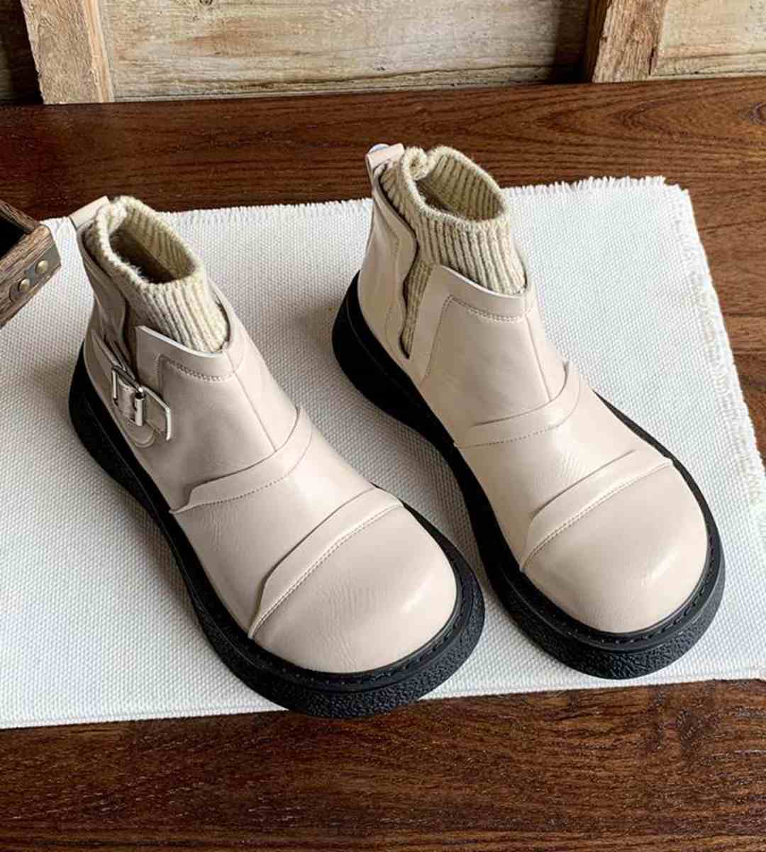 Winter Women's Round-toe Platform Short Calf Boots with Lining and Socks for Warmth