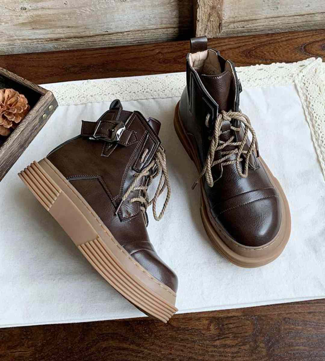 Winter Short Boots Thick-soled Fur Retro Style Women's