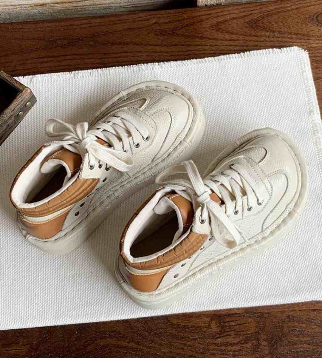 Spring-A thick-soled short boots-Made of top layer cowhide-Japanese style