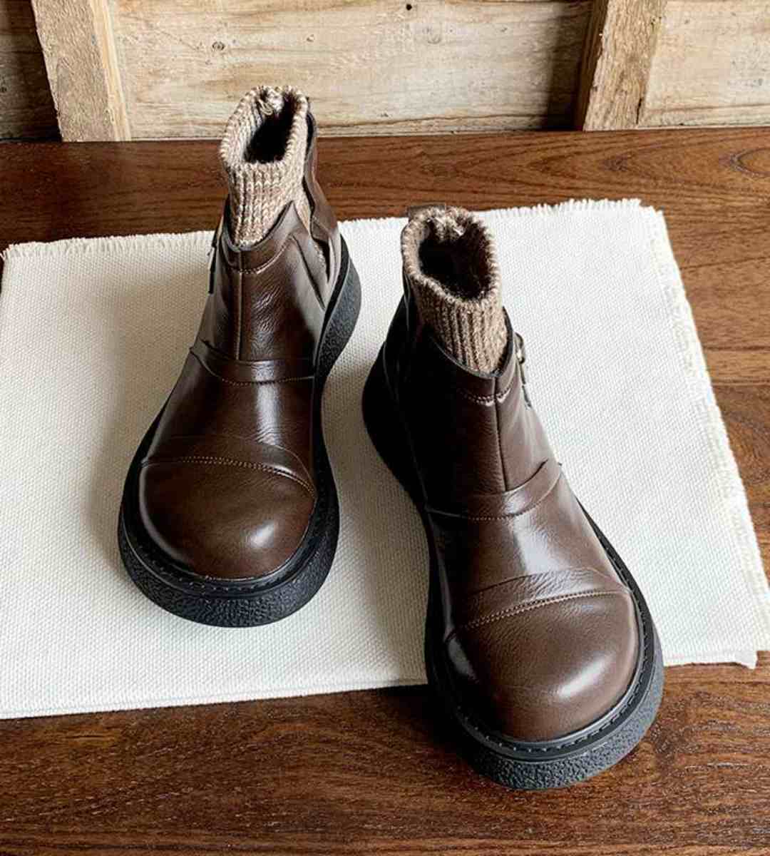 Winter Women's Round-toe Platform Short Calf Boots with Lining and Socks for Warmth