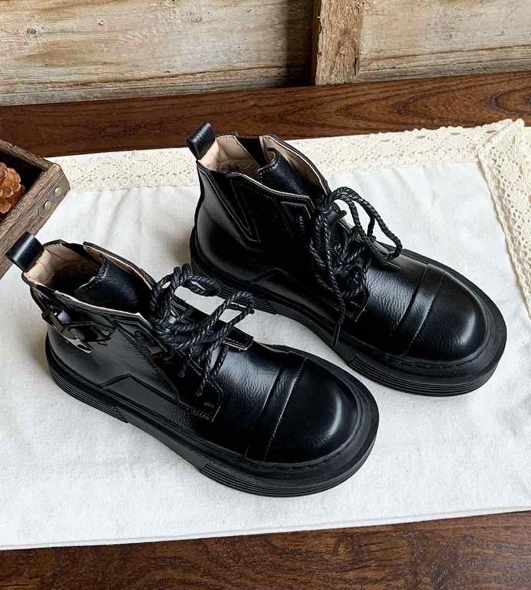 Winter Short Boots Thick-soled Fur Retro Style Women's