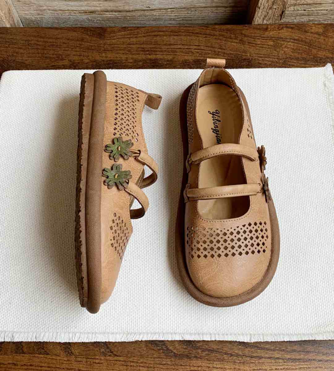 Spring sneakers mesh lightweight casual stylish footwear