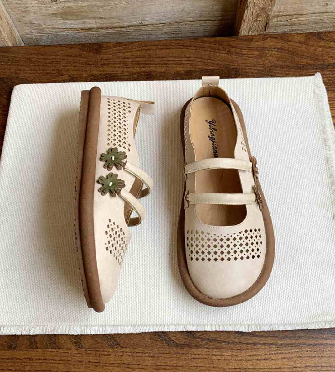 Spring sneakers mesh lightweight casual stylish footwear