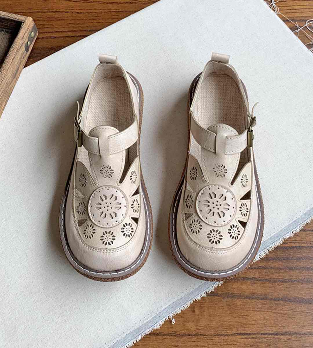 Fall Sneakers Leather Casual Athletic Shoes for Men and Women