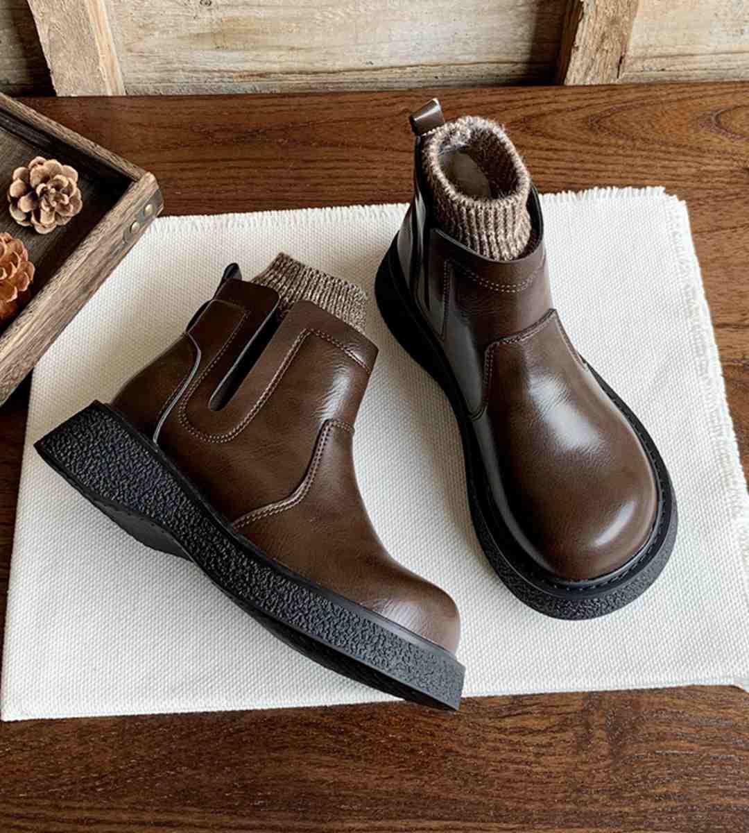 Autumn Sneakers Leather Casual Sports Shoes for Daily Wear Stylish and Comfortable