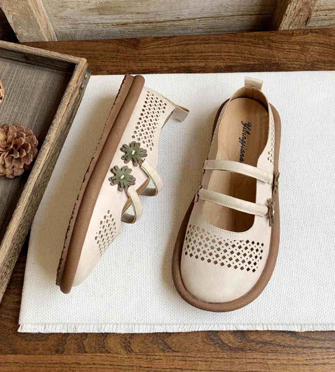 Spring sneakers mesh lightweight casual stylish footwear