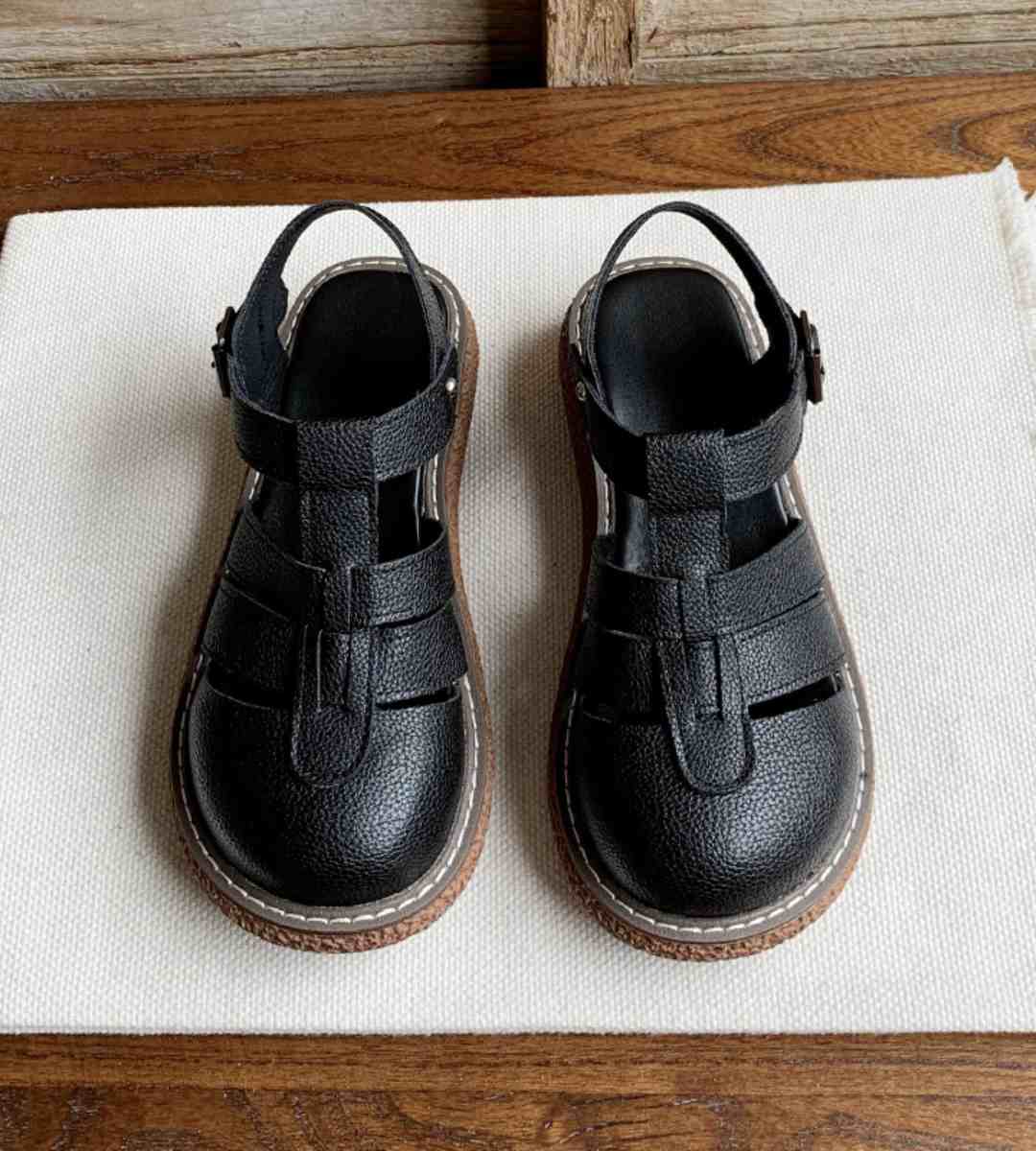 Summer Sandals and Big Shoes Joker Students