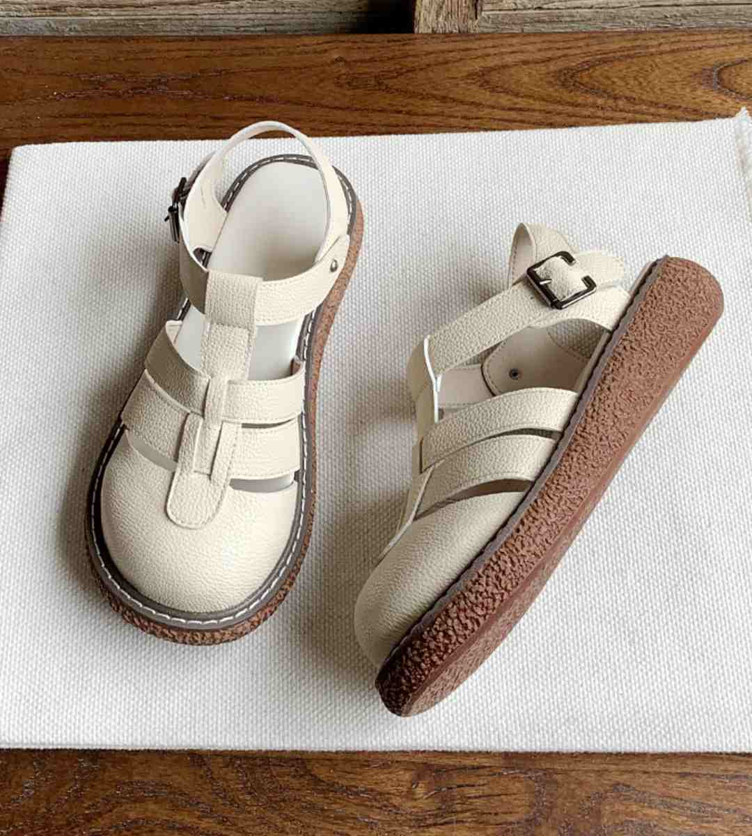 Summer Sandals and Big Shoes Joker Students