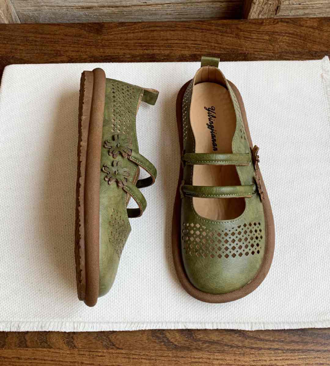 Spring sneakers mesh lightweight casual stylish footwear